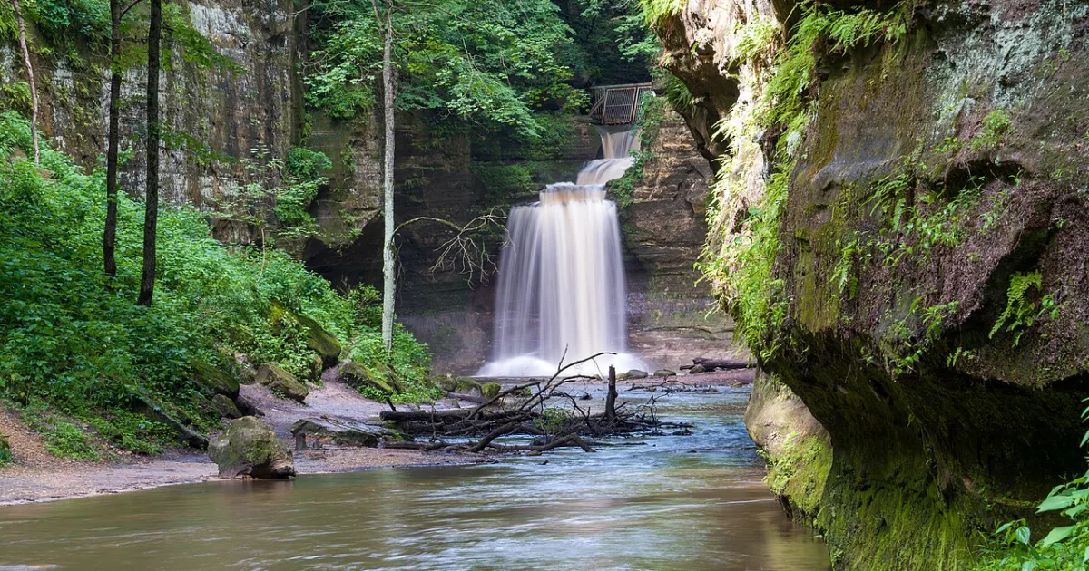 Matthiessen State Park Gorge Loop — Oglesby, Illinois