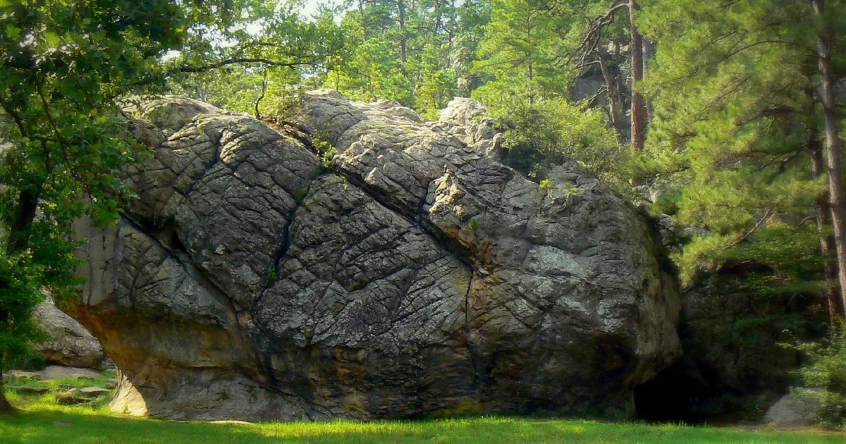Robbers Cave Echo Canyon